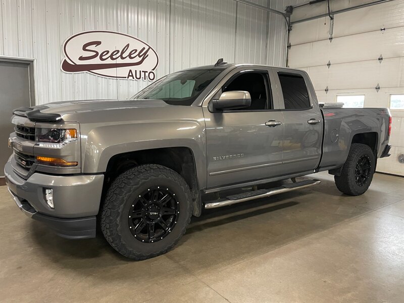 2017 Chevrolet Silverado 1500 LT   - Photo 1 - Saint Louis, MI 48880-9800