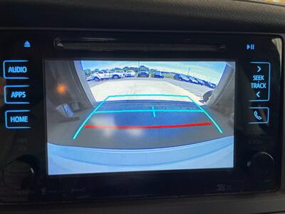 2017 Toyota Sienna XLE 7-Passenger - Photo 13 - Saint Louis, MI 48880-9800