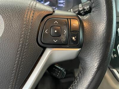 2017 Toyota Sienna XLE 7-Passenger - Photo 11 - Saint Louis, MI 48880-9800