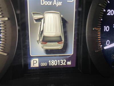 2017 Toyota Sienna XLE 7-Passenger - Photo 9 - Saint Louis, MI 48880-9800