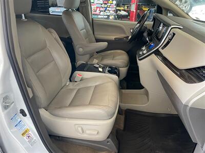 2017 Toyota Sienna XLE 7-Passenger - Photo 19 - Saint Louis, MI 48880-9800