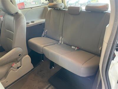 2017 Toyota Sienna XLE 7-Passenger - Photo 18 - Saint Louis, MI 48880-9800