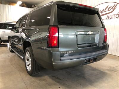 2019 Chevrolet Suburban LT   - Photo 3 - Saint Louis, MI 48880-9800