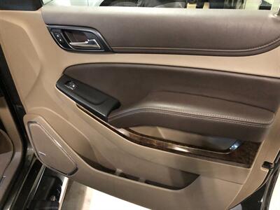 2019 Chevrolet Suburban LT   - Photo 22 - Saint Louis, MI 48880-9800