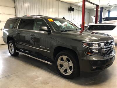 2019 Chevrolet Suburban LT   - Photo 5 - Saint Louis, MI 48880-9800