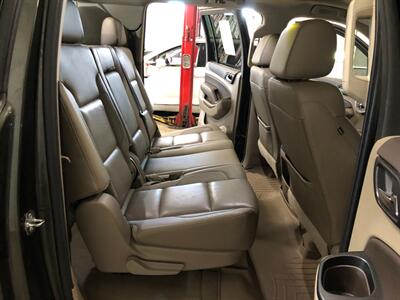 2019 Chevrolet Suburban LT   - Photo 23 - Saint Louis, MI 48880-9800