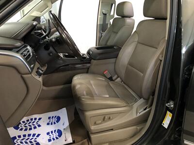 2019 Chevrolet Suburban LT   - Photo 17 - Saint Louis, MI 48880-9800