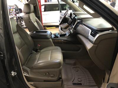 2019 Chevrolet Suburban LT   - Photo 20 - Saint Louis, MI 48880-9800