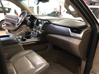 2019 Chevrolet Suburban LT   - Photo 21 - Saint Louis, MI 48880-9800