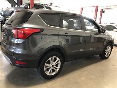 2019 Ford Escape SE   - Photo 6 - Saint Louis, MI 48880-9800