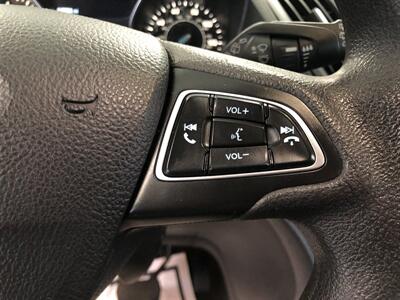 2019 Ford Escape SE   - Photo 10 - Saint Louis, MI 48880-9800