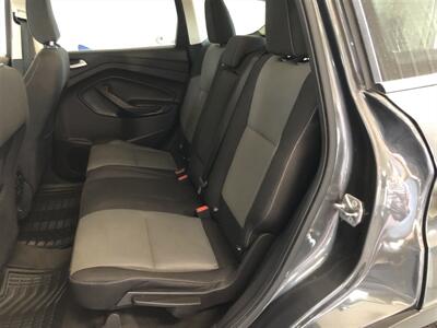 2019 Ford Escape SE   - Photo 17 - Saint Louis, MI 48880-9800