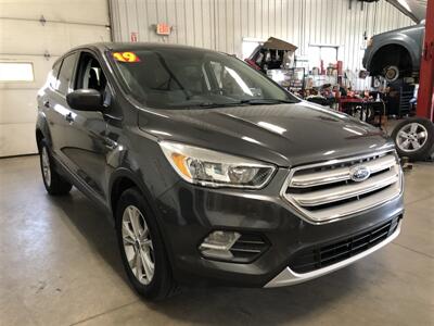 2019 Ford Escape SE   - Photo 4 - Saint Louis, MI 48880-9800