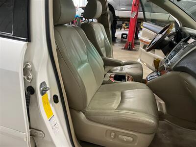 2004 Lexus RX 330   - Photo 17 - Saint Louis, MI 48880-9800