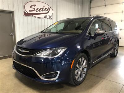 2018 Chrysler Pacifica Limited   - Photo 2 - Saint Louis, MI 48880-9800