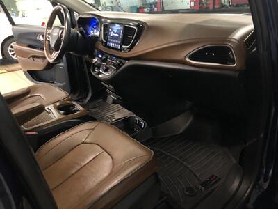 2018 Chrysler Pacifica Limited   - Photo 30 - Saint Louis, MI 48880-9800