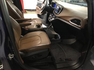 2018 Chrysler Pacifica Limited   - Photo 33 - Saint Louis, MI 48880-9800