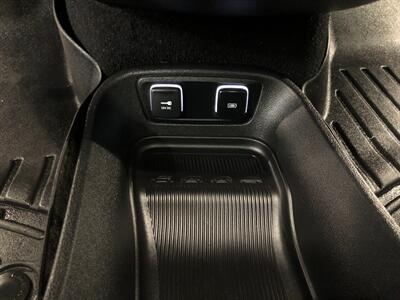 2018 Chrysler Pacifica Limited   - Photo 22 - Saint Louis, MI 48880-9800