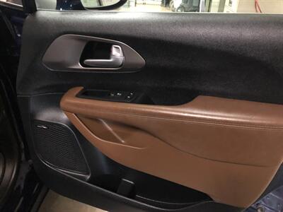 2018 Chrysler Pacifica Limited   - Photo 32 - Saint Louis, MI 48880-9800