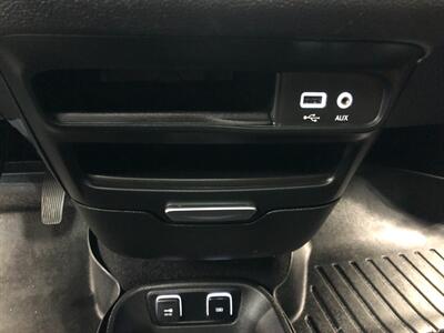 2018 Chrysler Pacifica Limited   - Photo 21 - Saint Louis, MI 48880-9800