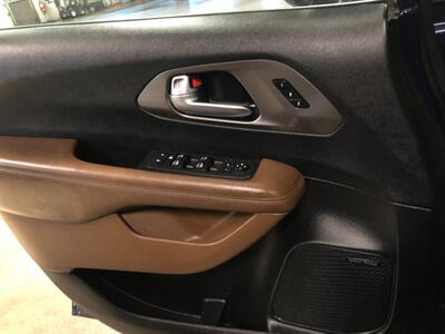 2018 Chrysler Pacifica Limited   - Photo 31 - Saint Louis, MI 48880-9800