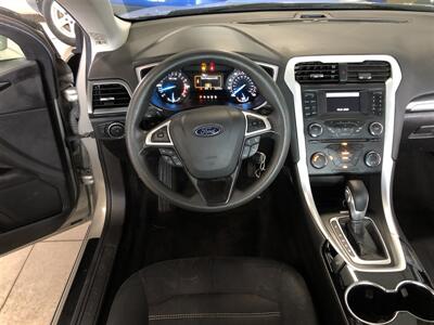 2015 Ford Fusion SE   - Photo 8 - Saint Louis, MI 48880-9800