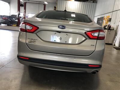 2015 Ford Fusion SE   - Photo 23 - Saint Louis, MI 48880-9800