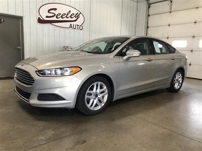 2015 Ford Fusion SE   - Photo 1 - Saint Louis, MI 48880-9800