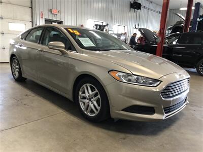 2015 Ford Fusion SE   - Photo 5 - Saint Louis, MI 48880-9800