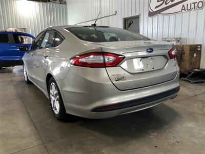 2015 Ford Fusion SE   - Photo 3 - Saint Louis, MI 48880-9800