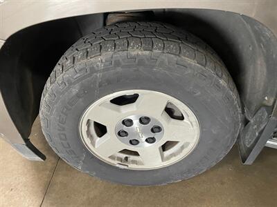 2015 Chevrolet Tahoe LTZ   - Photo 23 - Saint Louis, MI 48880-9800