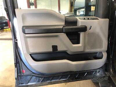 2019 Ford F-350 Super Duty XL   - Photo 21 - Saint Louis, MI 48880-9800