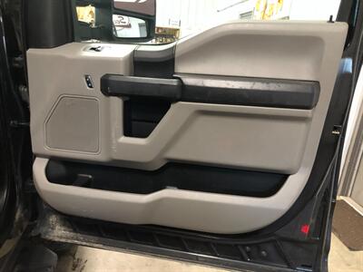 2019 Ford F-350 Super Duty XL   - Photo 20 - Saint Louis, MI 48880-9800