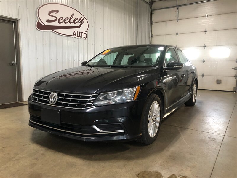 2017 Volkswagen Passat SE photo 2