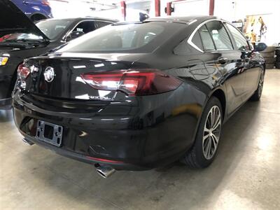 2019 Buick Regal Sportback Preferred II   - Photo 6 - Saint Louis, MI 48880-9800