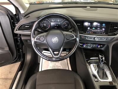 2019 Buick Regal Sportback Preferred II   - Photo 8 - Saint Louis, MI 48880-9800