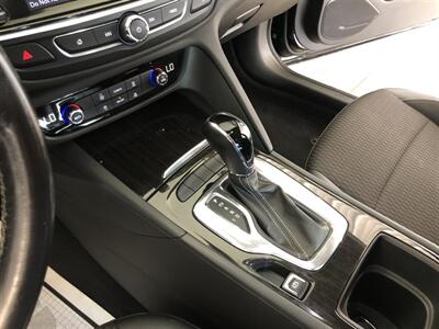 2019 Buick Regal Sportback Preferred II   - Photo 13 - Saint Louis, MI 48880-9800