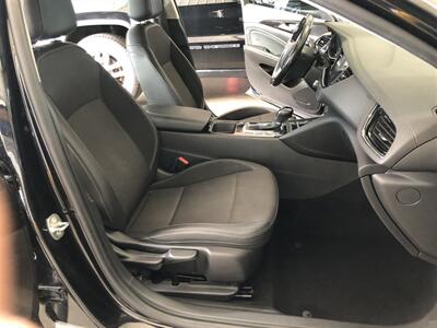 2019 Buick Regal Sportback Preferred II   - Photo 16 - Saint Louis, MI 48880-9800