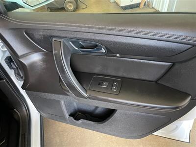 2016 Chevrolet Traverse LT   - Photo 24 - Saint Louis, MI 48880-9800