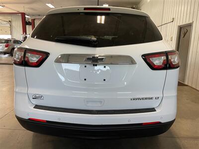 2016 Chevrolet Traverse LT   - Photo 7 - Saint Louis, MI 48880-9800