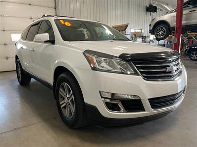 2016 Chevrolet Traverse LT   - Photo 4 - Saint Louis, MI 48880-9800