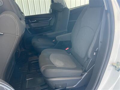 2016 Chevrolet Traverse LT   - Photo 18 - Saint Louis, MI 48880-9800