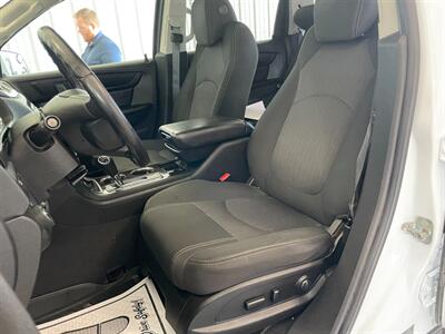 2016 Chevrolet Traverse LT   - Photo 17 - Saint Louis, MI 48880-9800