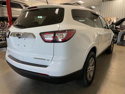 2016 Chevrolet Traverse LT   - Photo 6 - Saint Louis, MI 48880-9800