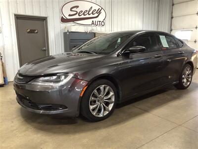 2015 Chrysler 200 S   - Photo 1 - Saint Louis, MI 48880-9800