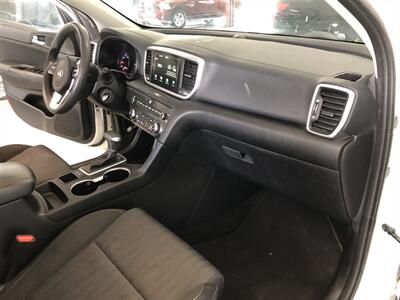 2020 Kia Sportage LX   - Photo 19 - Saint Louis, MI 48880-9800