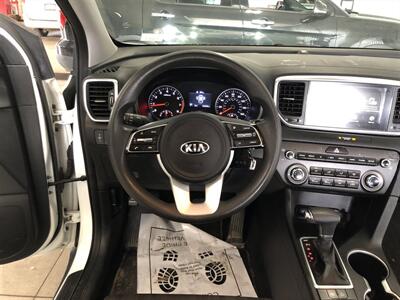 2020 Kia Sportage LX   - Photo 8 - Saint Louis, MI 48880-9800