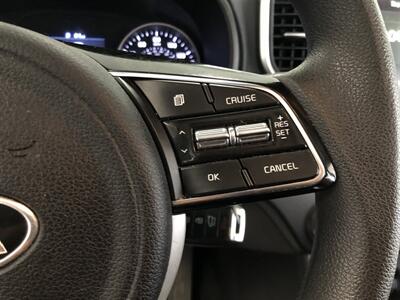 2020 Kia Sportage LX   - Photo 11 - Saint Louis, MI 48880-9800