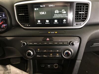 2020 Kia Sportage LX   - Photo 13 - Saint Louis, MI 48880-9800