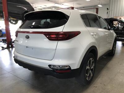 2020 Kia Sportage LX   - Photo 6 - Saint Louis, MI 48880-9800